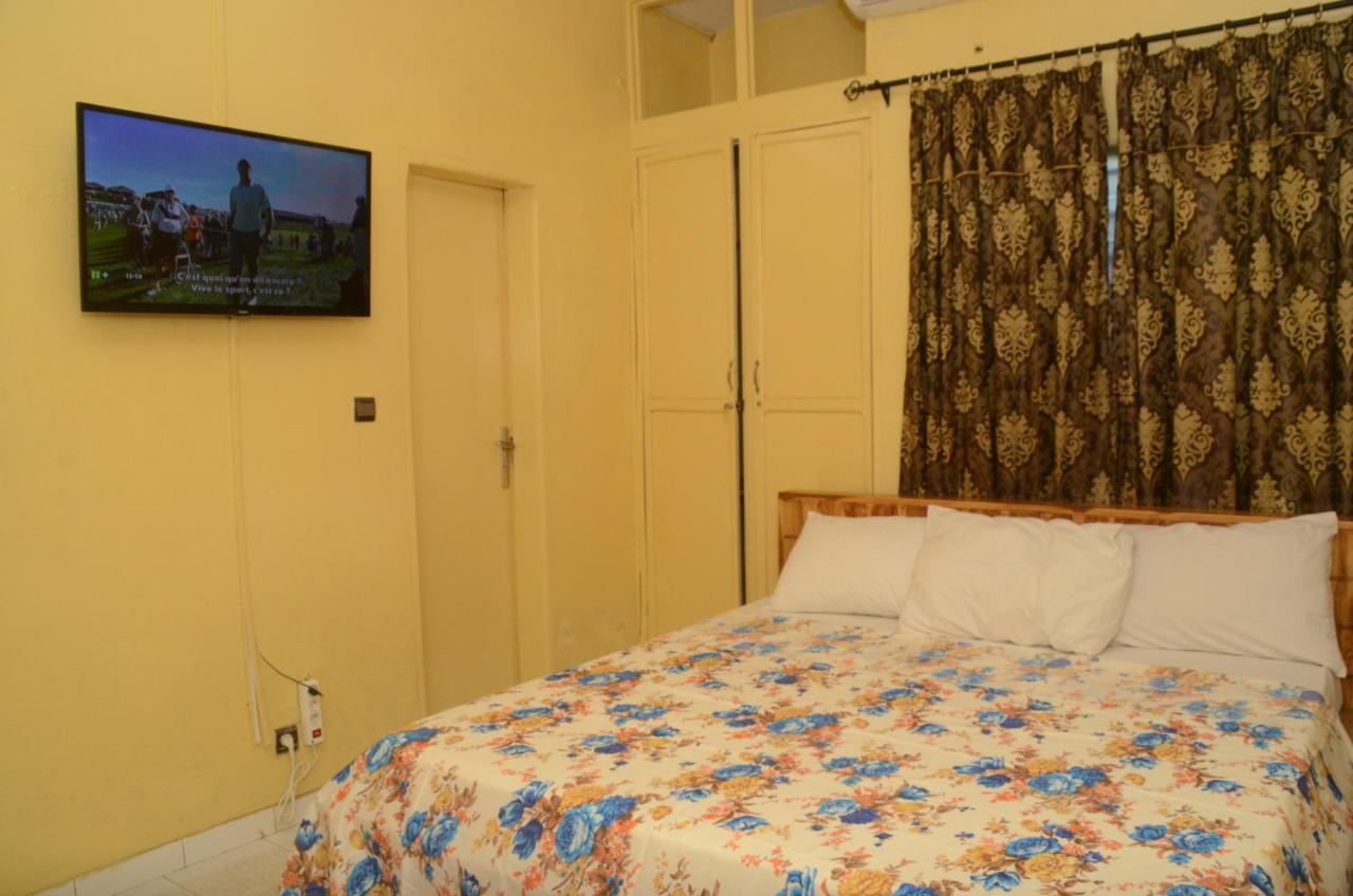 Hotel Ambassadors 로메 외부 사진